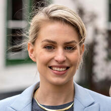Andra Hansen  picture